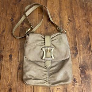 B Makowsky leather purse light beige